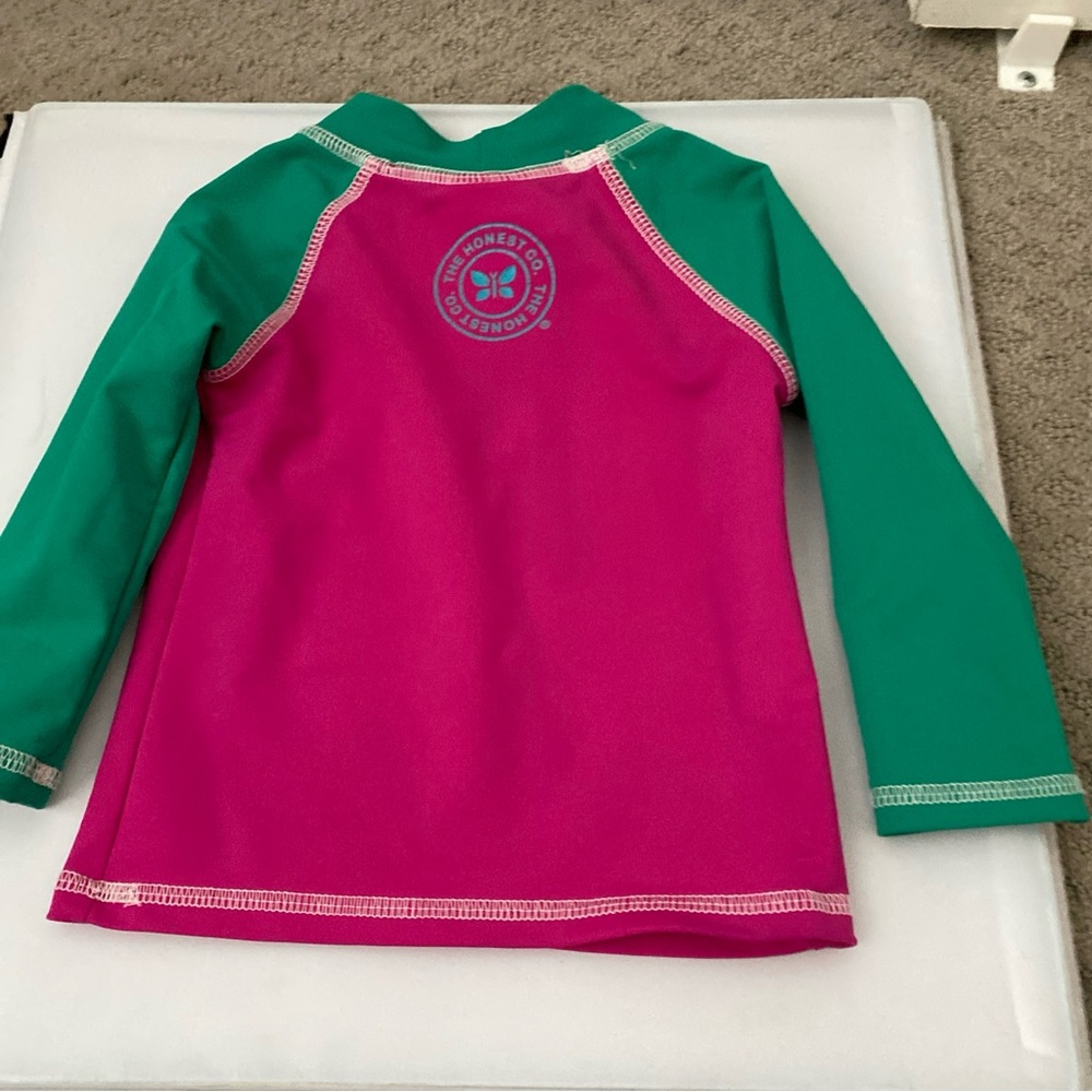 The honest company girls rash guard top size large